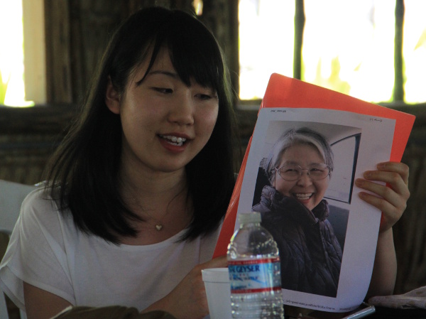 24 - 10. Hiroshima hibakusha Kana Myoshi with her gandmother_s photograph_web.jpg